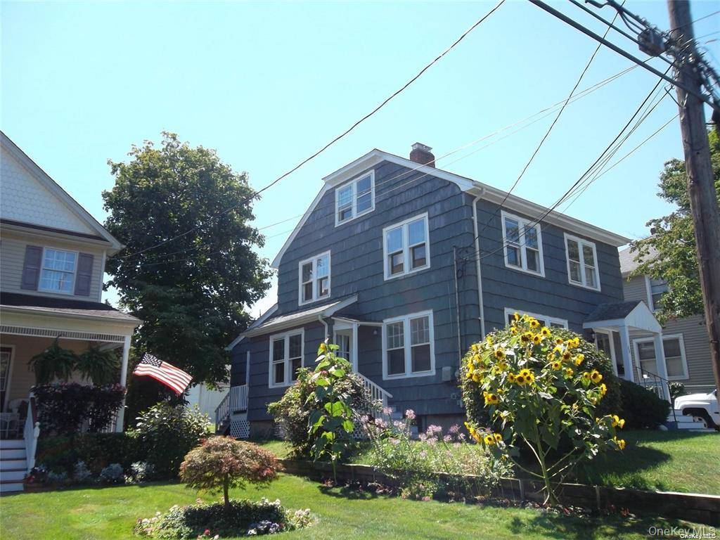 46 Sterling CT, Huntington, NY 11743