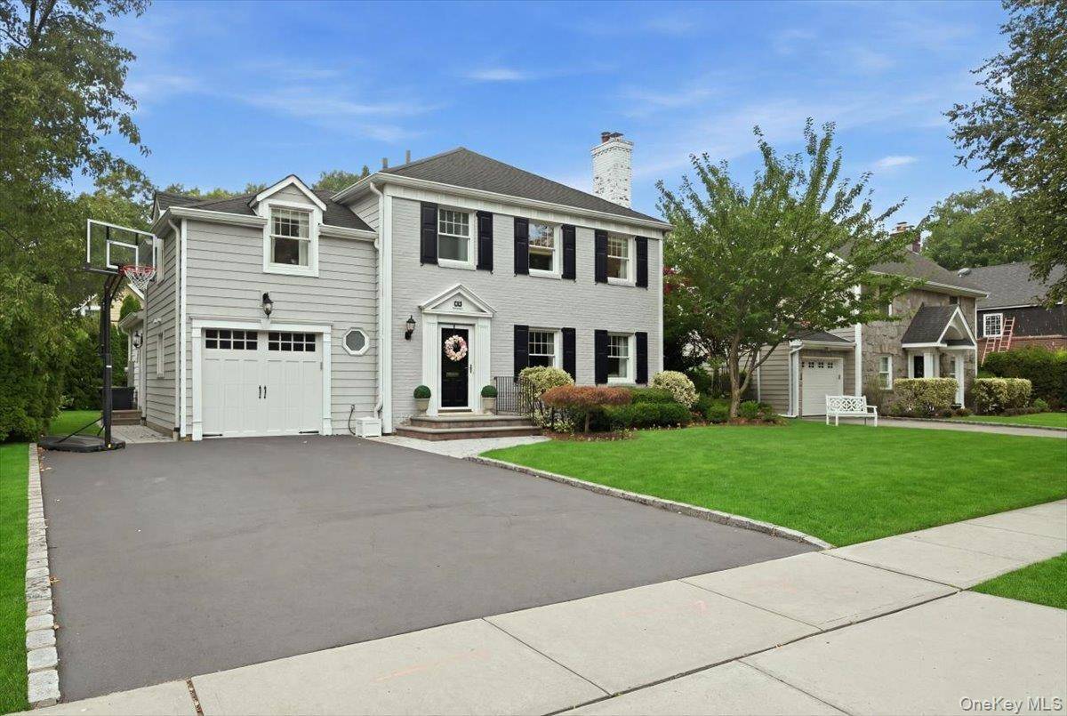 60 Kenwood RD, Garden City, NY 11530