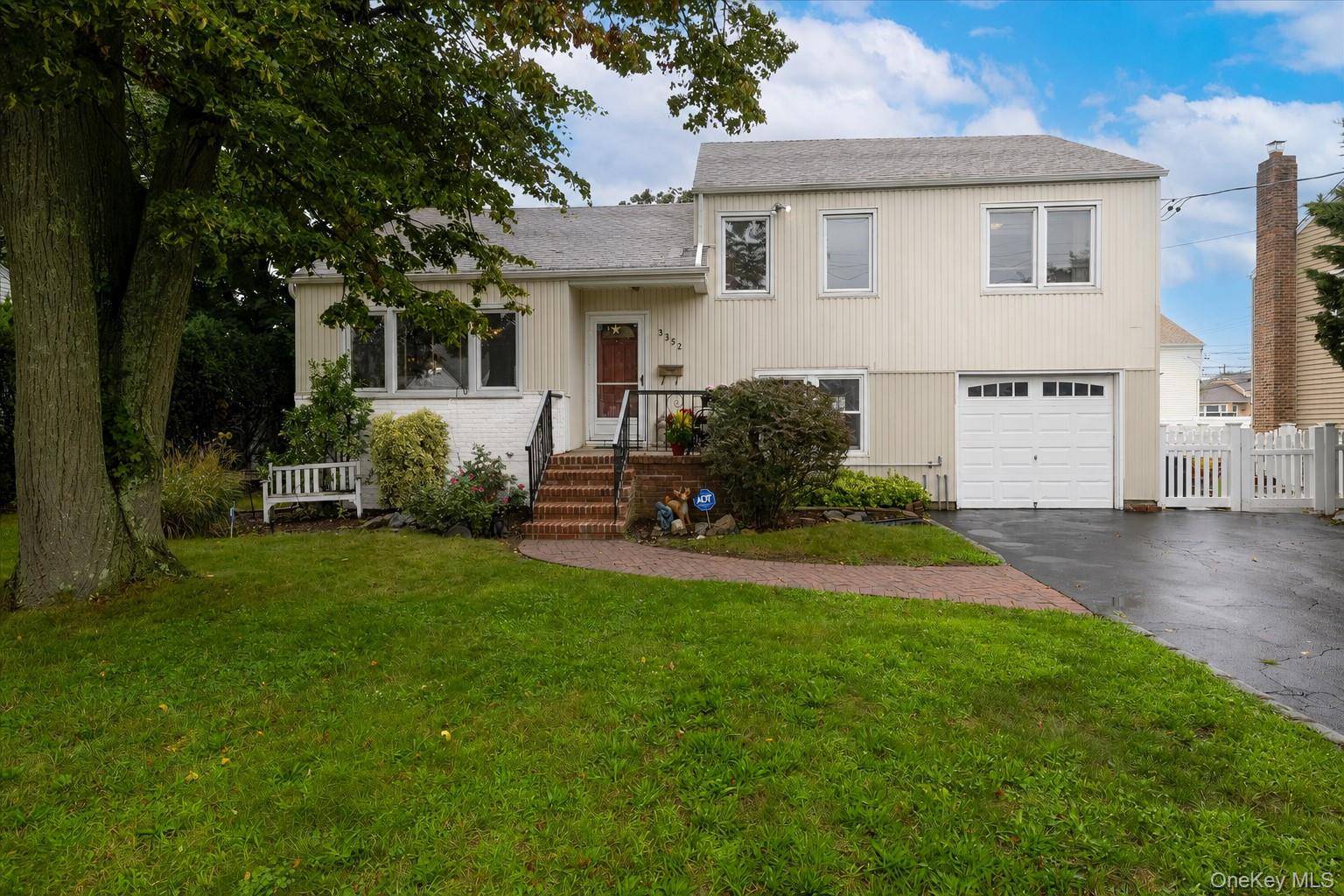3352 4th ST, Oceanside, NY 11572