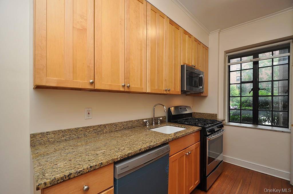 155 Garth RD #1F, Scarsdale, NY 10583