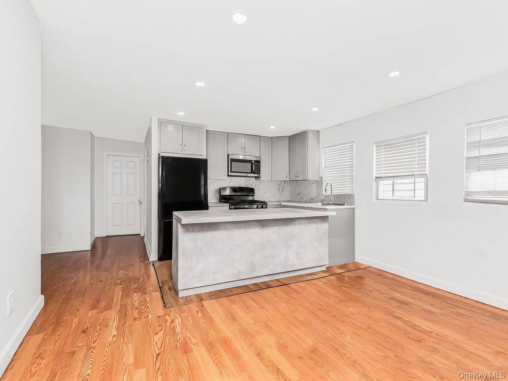 25612 147th AVE, Rosedale, NY 11422