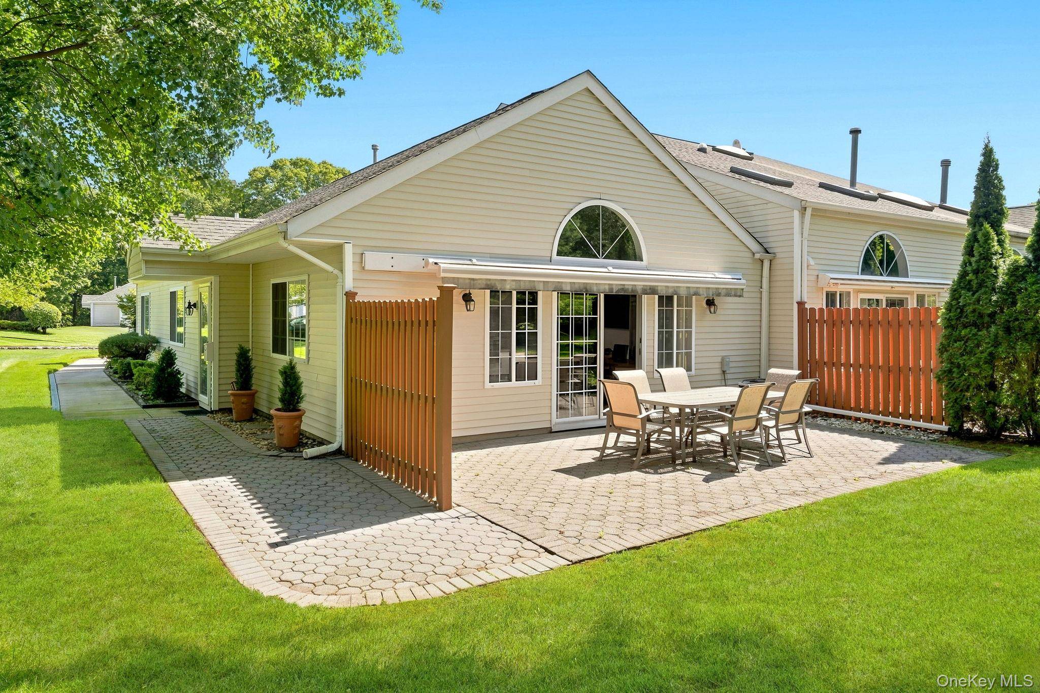 156 Farm House CT, Manorville, NY 11949
