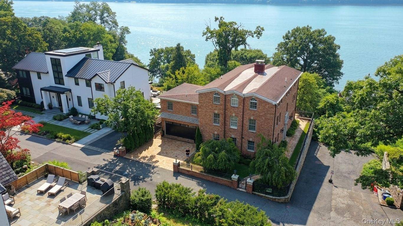 3061 Scenic PL, Bronx, NY 10463