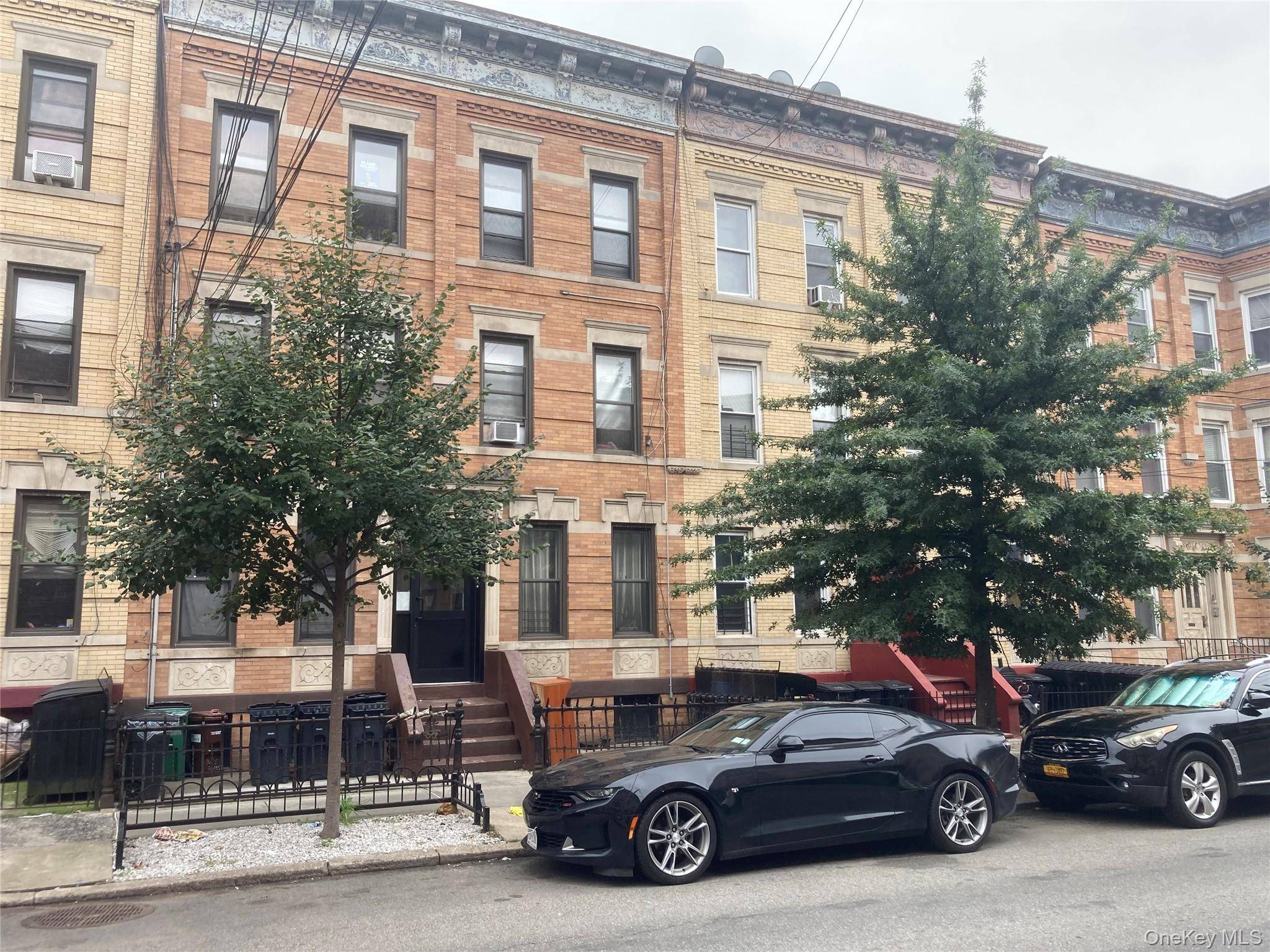1678 Gates AVE, Ridgewood, NY 11385