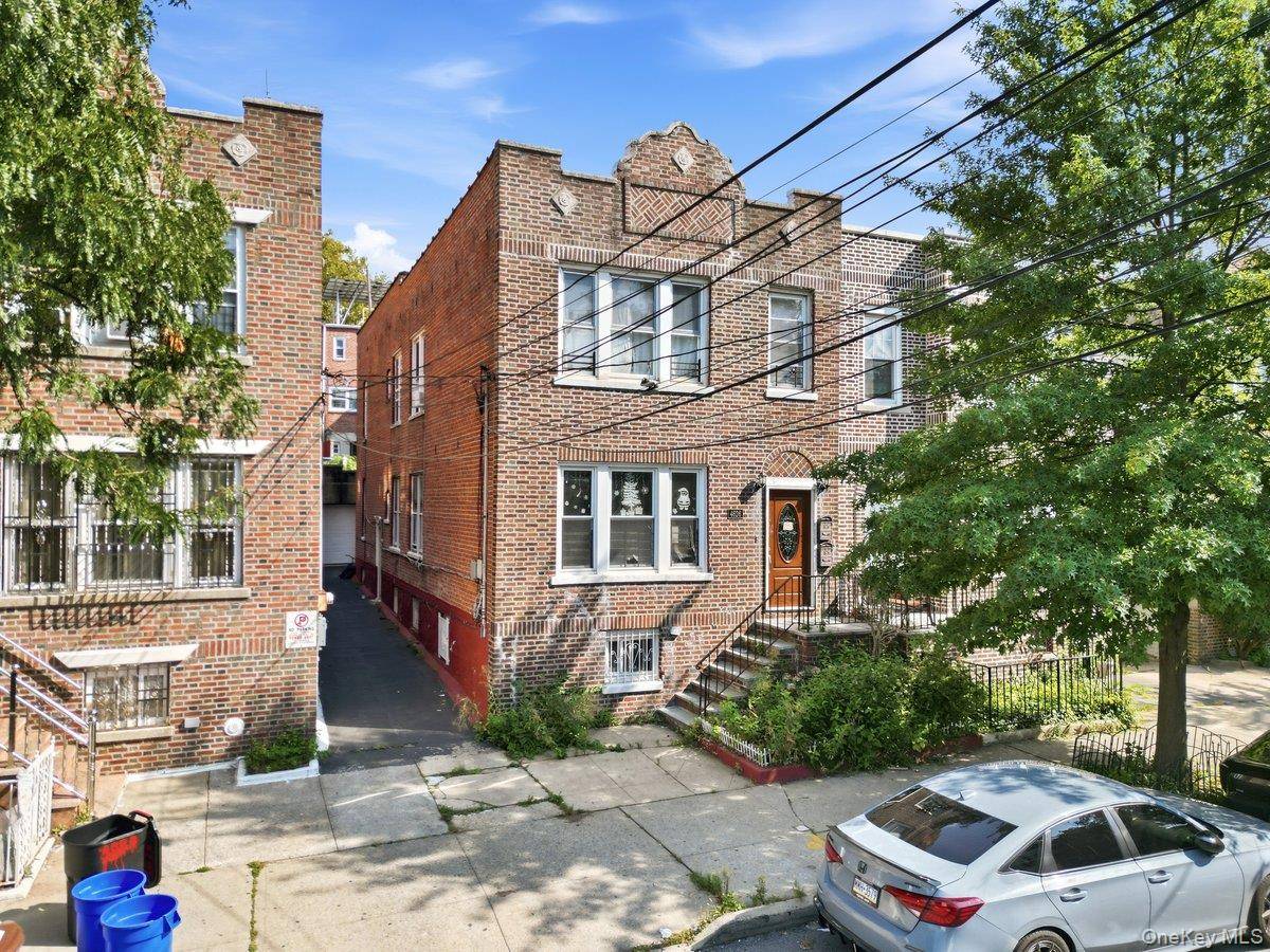 4626 Carpenter AVE, Bronx, NY 10470