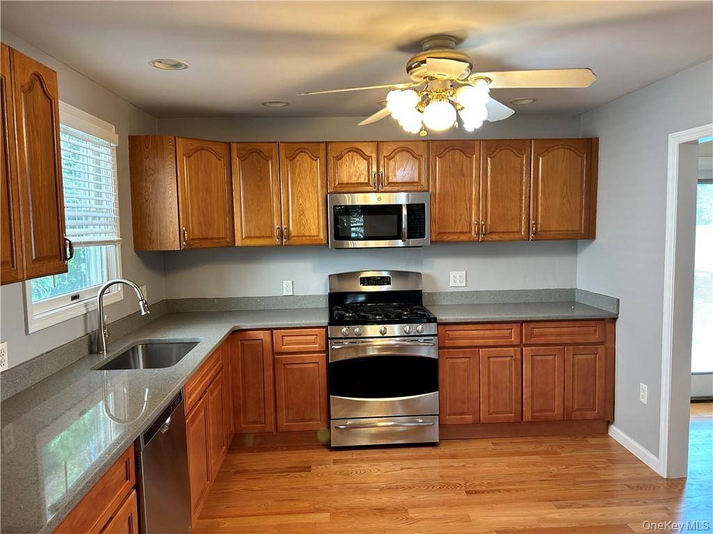 45 Holland ST, Harrison, NY 10528