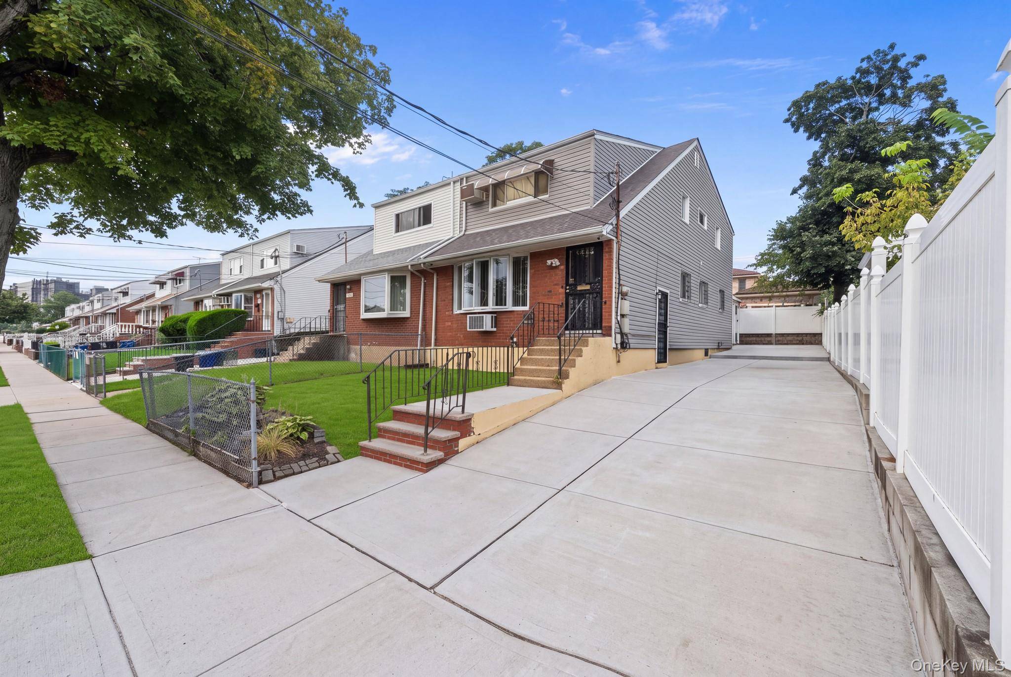 128-14 144th ST, Jamaica, NY 11436