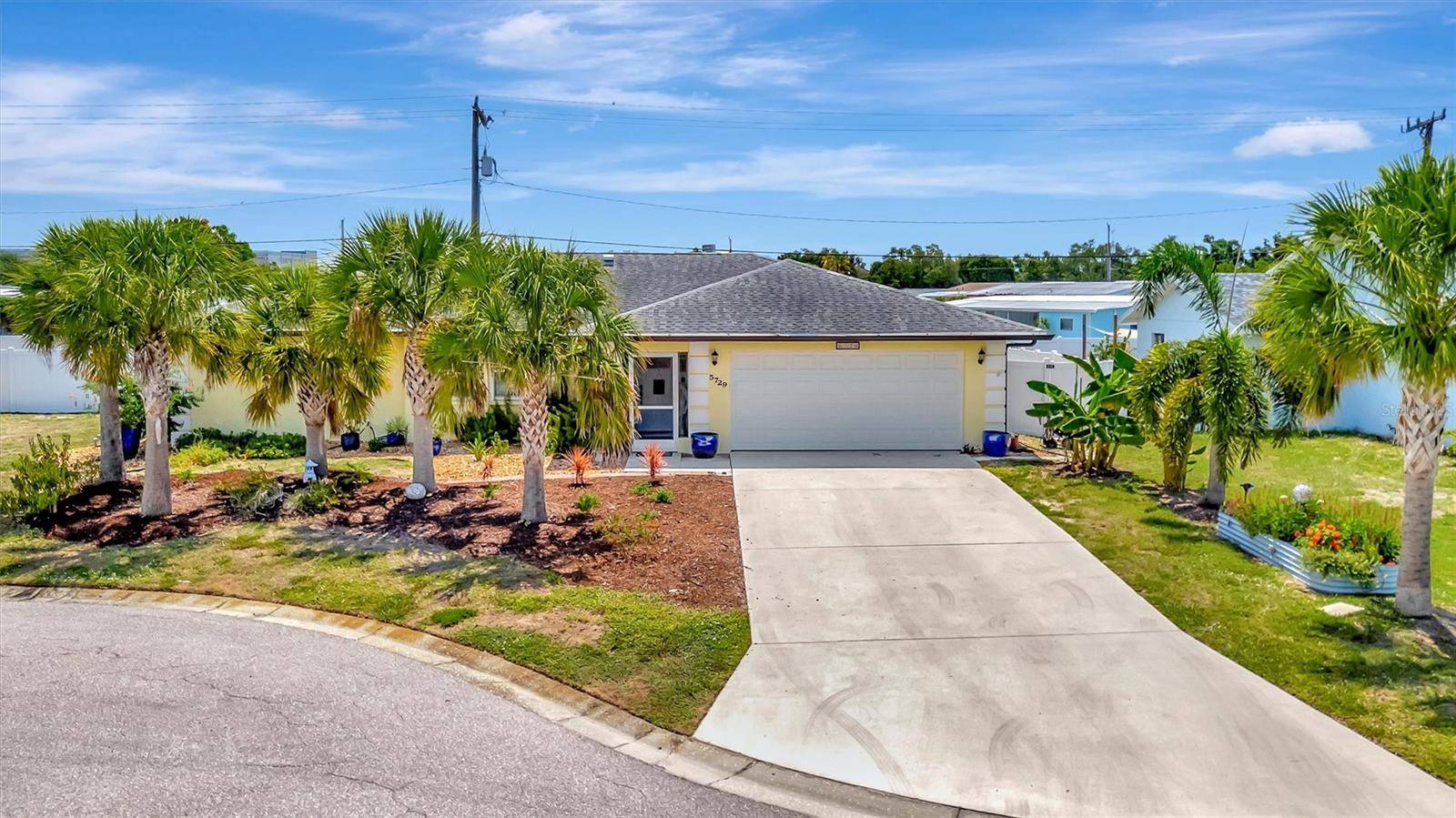 5729 AUGUSTA CIR, Sarasota, FL 34238