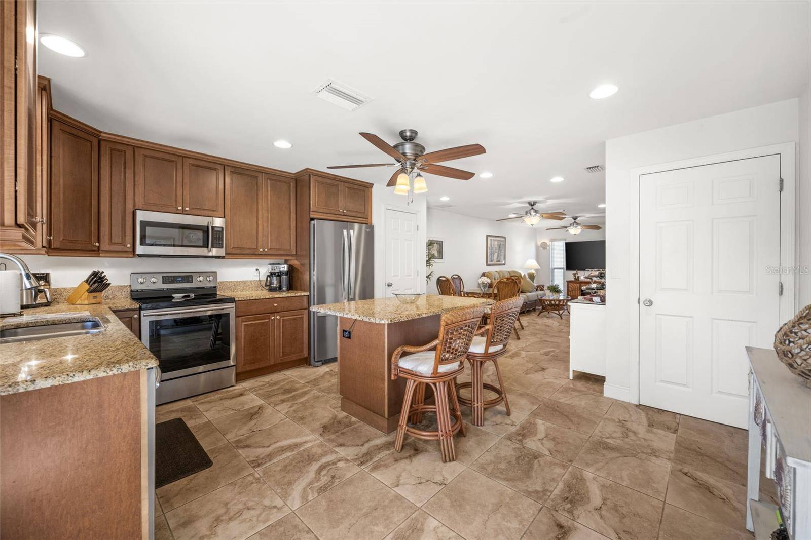 4803 SW SANTA BARBARA CT #8, Cape Coral, FL 33914