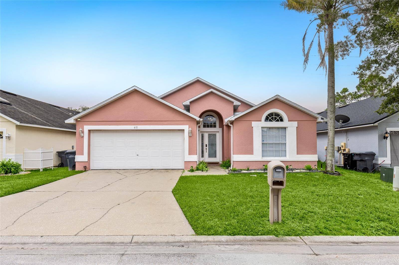 611 SADDLE RIDGE DR, Davenport, FL 33896
