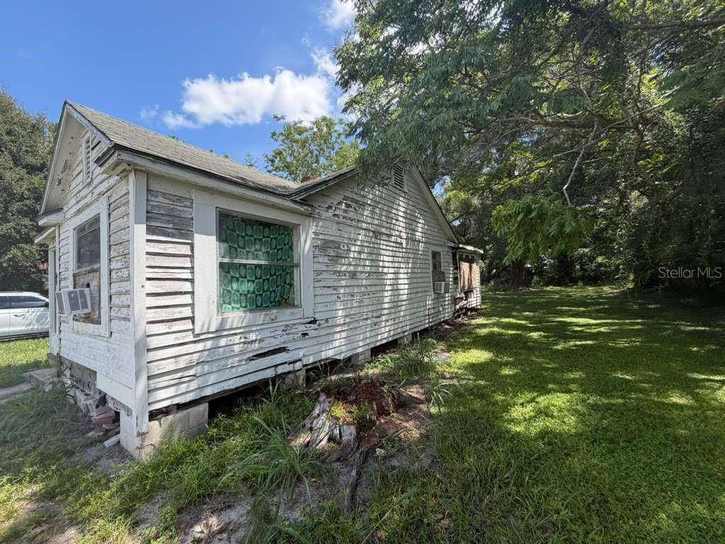 410 N ORANGE AVE, Umatilla, FL 32784