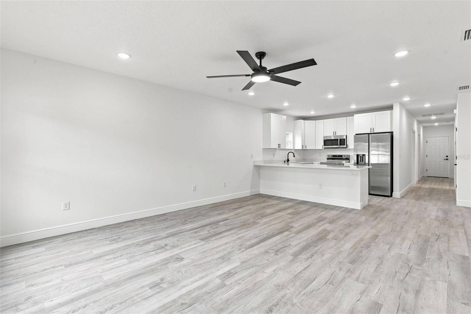 1111 S ADELLE AVE, Deland, FL 32720