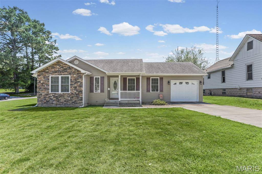 607 E Park ST, Duquoin, IL 62832