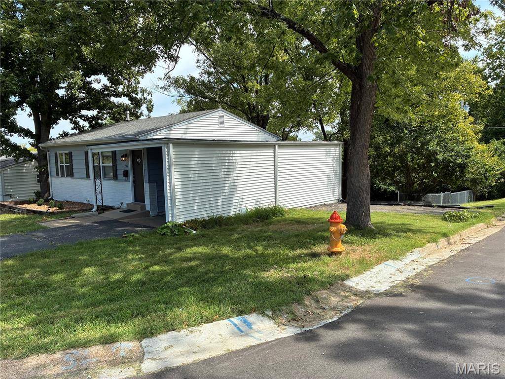 216 Solley DR, Ballwin, MO 63021