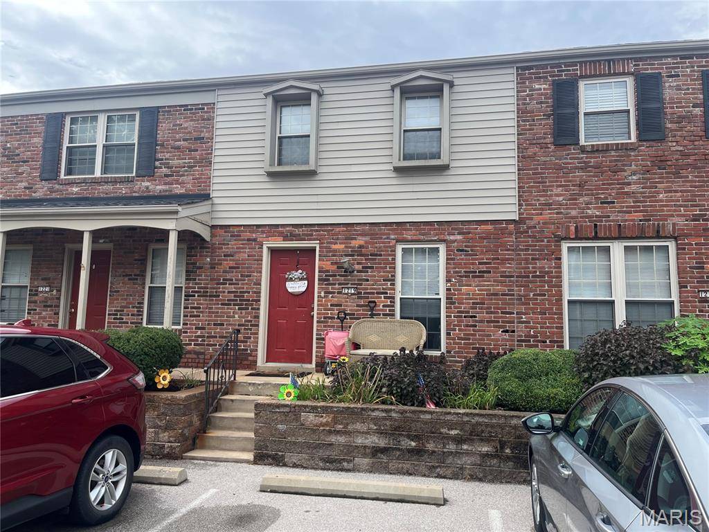 1219 Clarkson CT, Ellisville, MO 63011