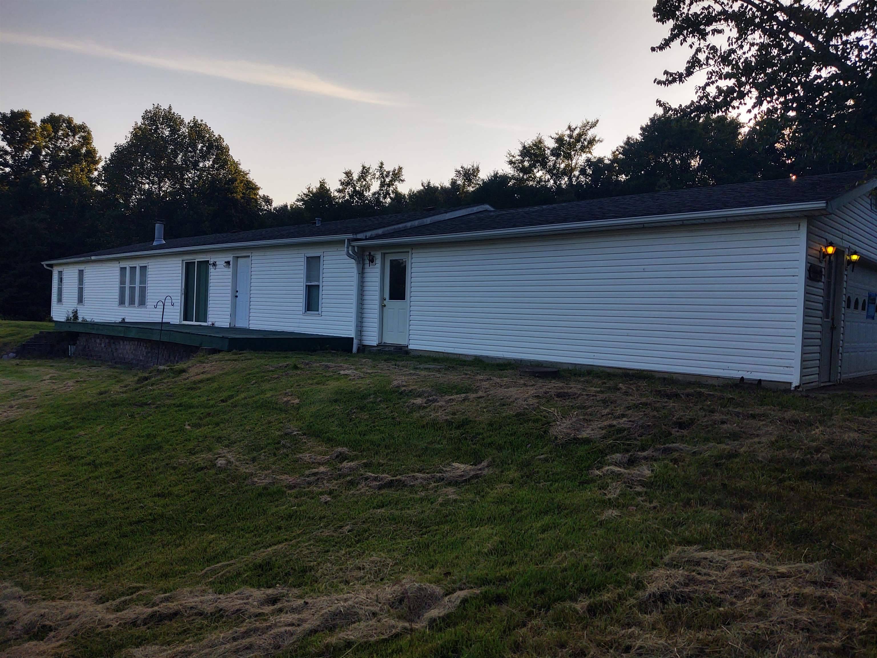 923 Ozark RD, Ozark, IL 62972