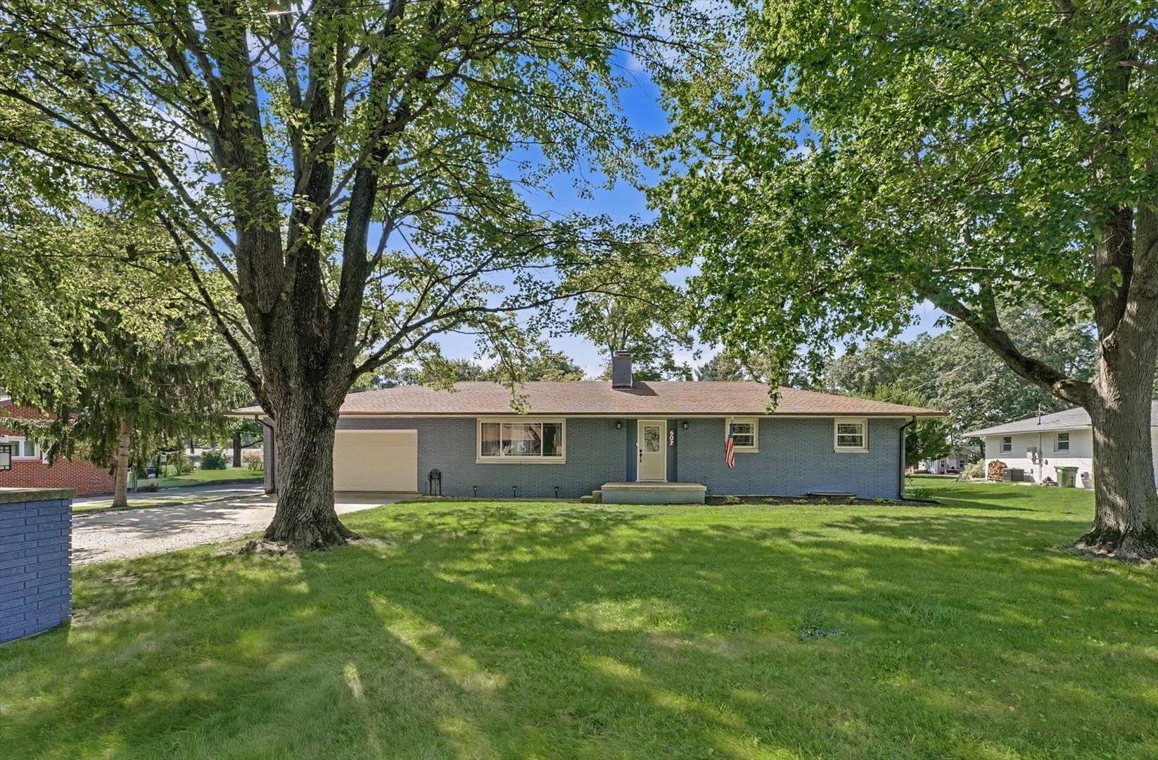 607 W Main ST, Mahomet, IL 61853