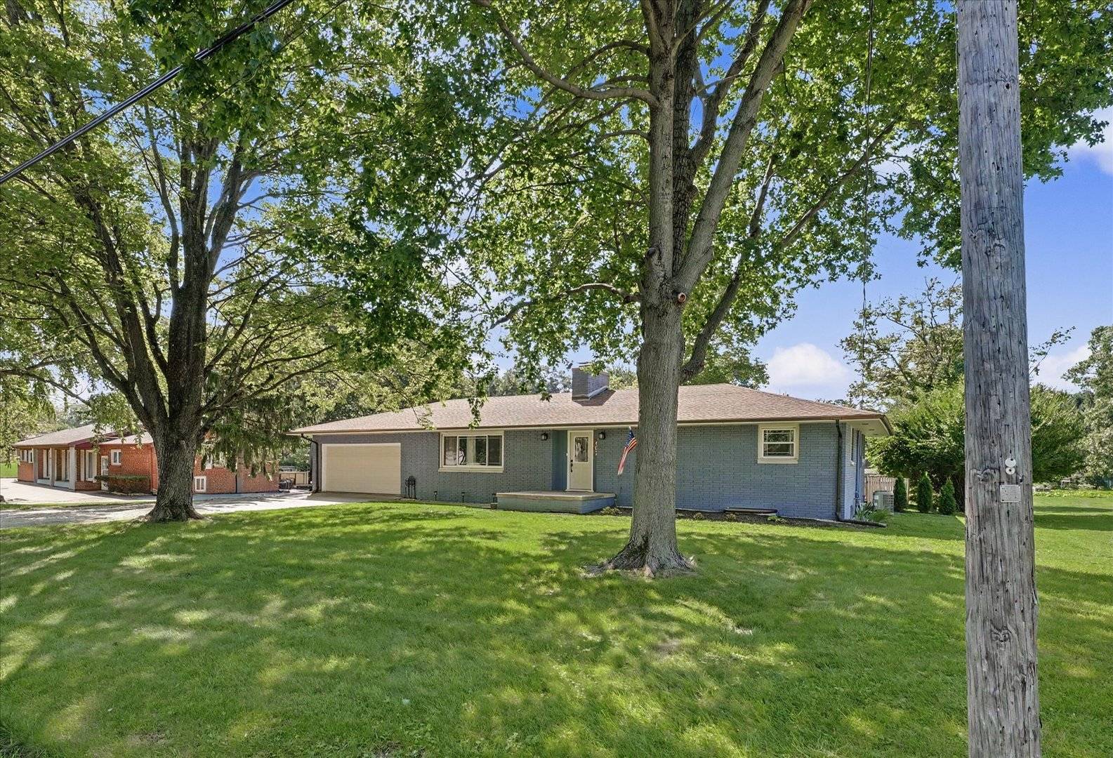 607 W Main ST, Mahomet, IL 61853
