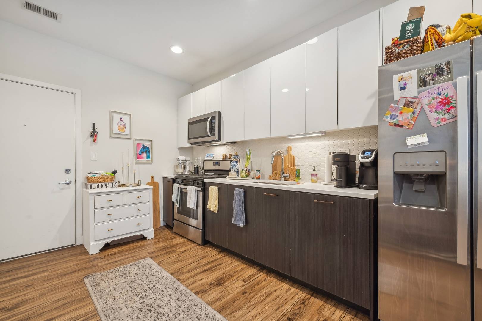 1045 W Cornelia AVE #402, Chicago, IL 60657