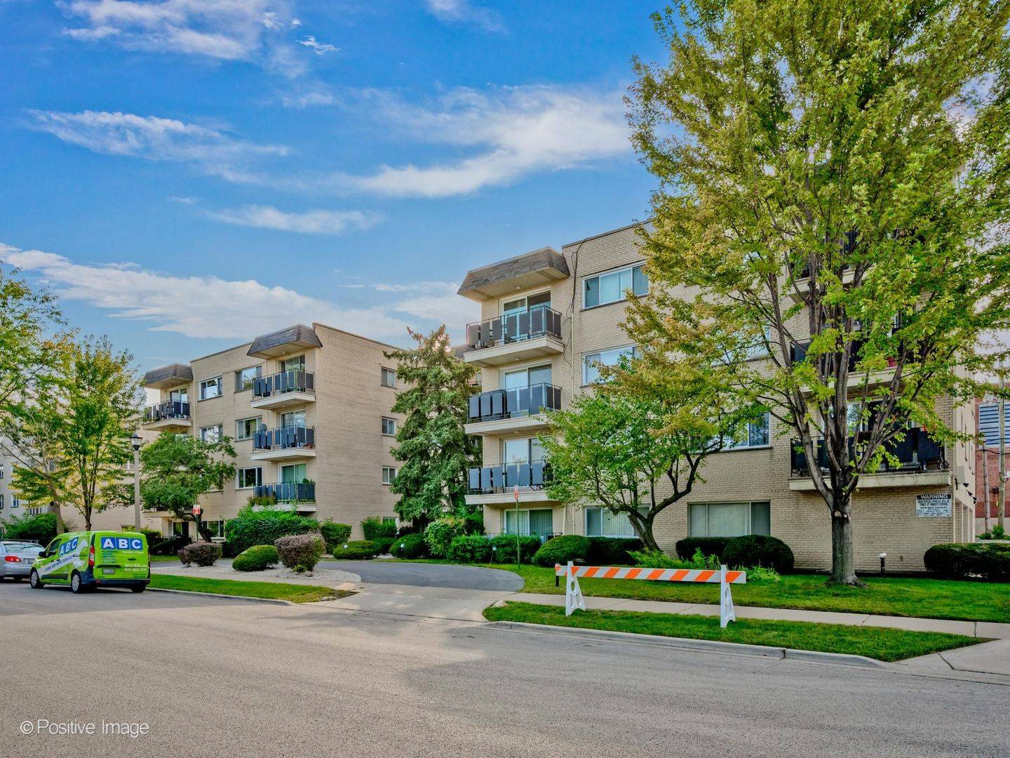 8230 ELMWOOD AVE #102, Skokie, IL 60077