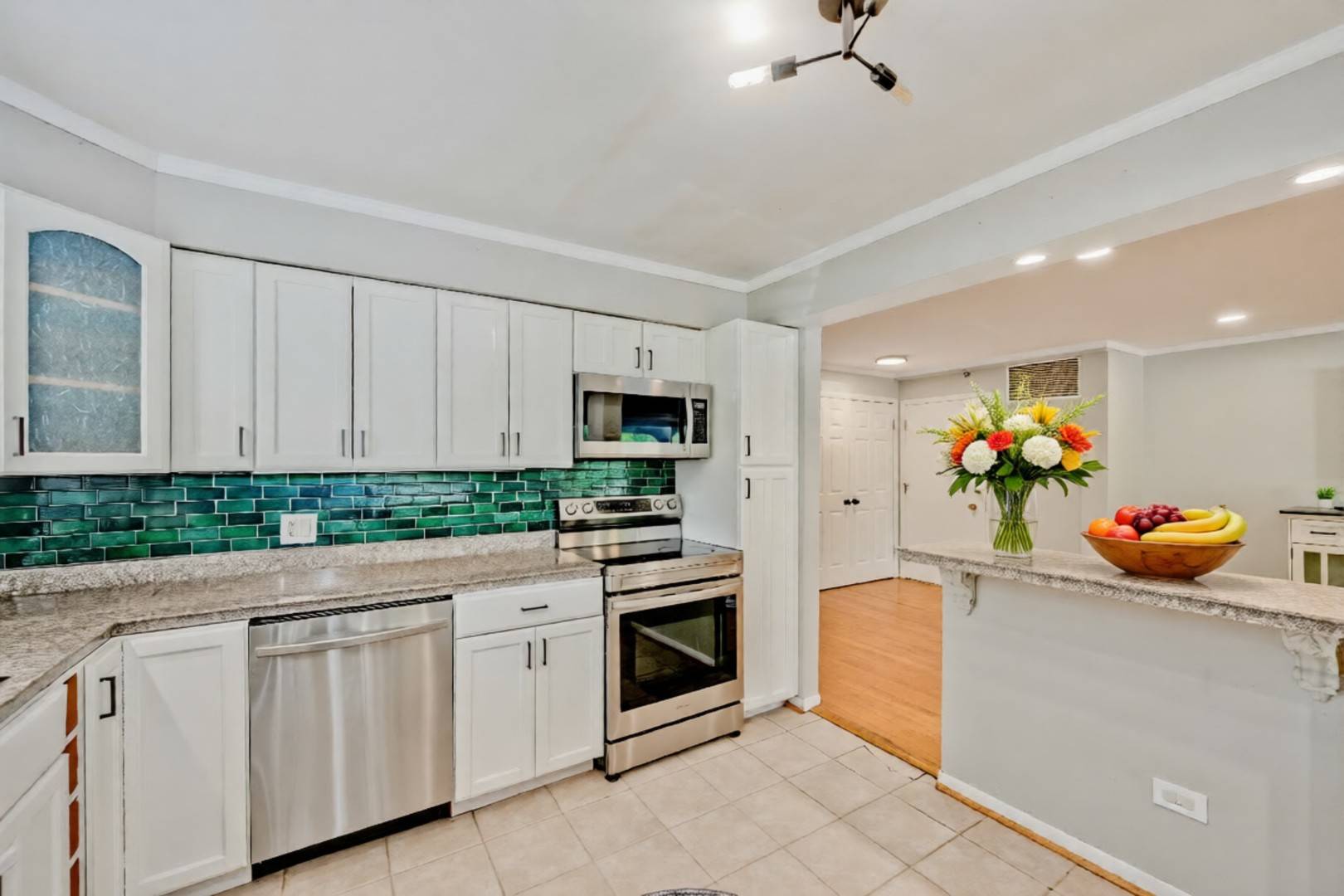 8230 ELMWOOD AVE #102, Skokie, IL 60077