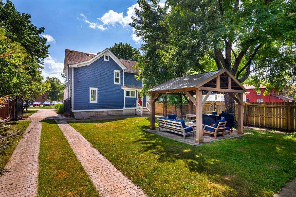 321 North AVE, Naperville, IL 60540