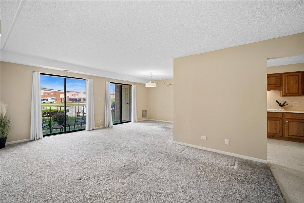 130 E Grand AVE #108, Elmhurst, IL 60126