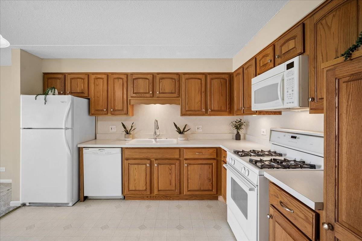 130 E Grand AVE #108, Elmhurst, IL 60126