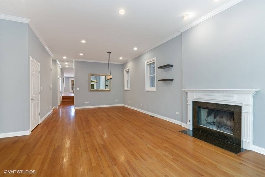 3633 N Wilton AVE #1, Chicago, IL 60613