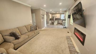 1759 Ellington DR, Aurora, IL 60503