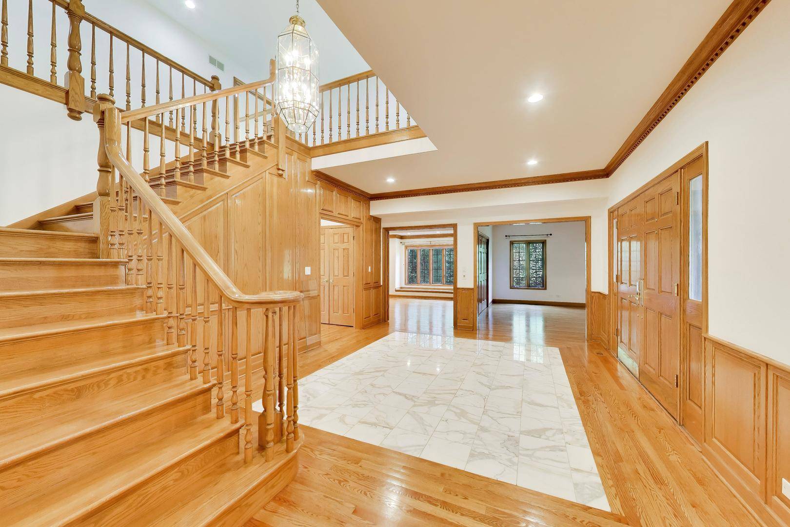 1400 Kurtis LN, Lake Forest, IL 60045