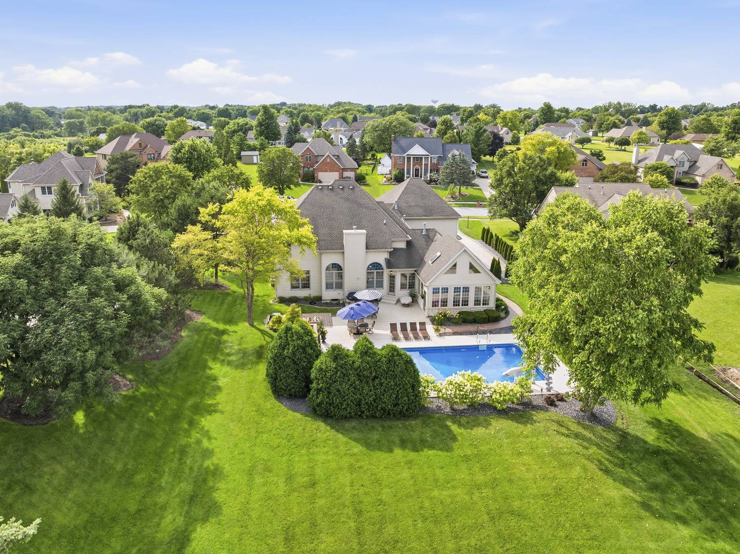 9241 Ruth CT, St. John, IN 46373