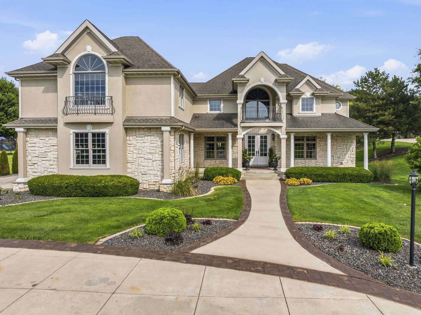 9241 Ruth CT, St. John, IN 46373