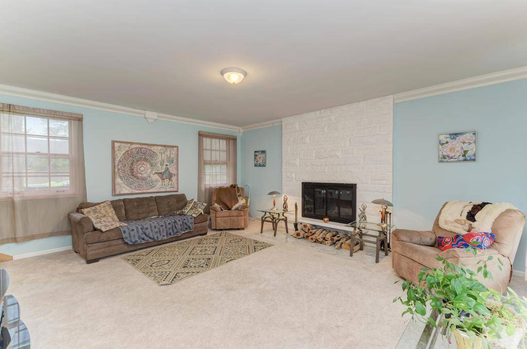517 N Larkin AVE, Joliet, IL 60435