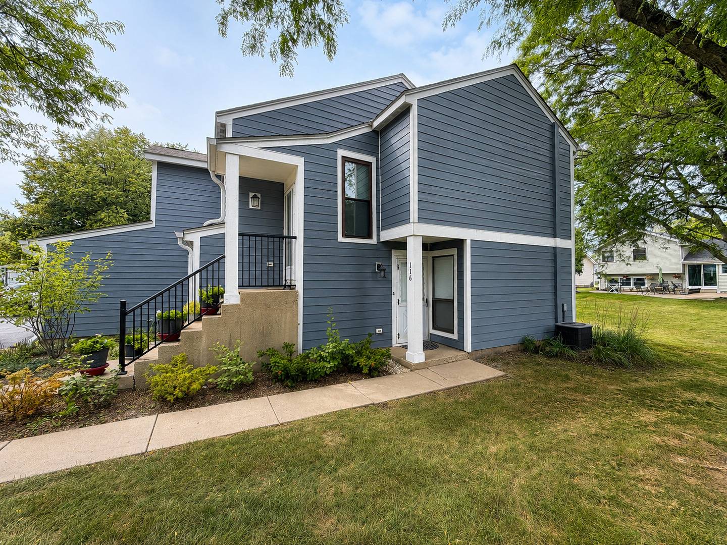 116 Manchester CT #916, Schaumburg, IL 60193
