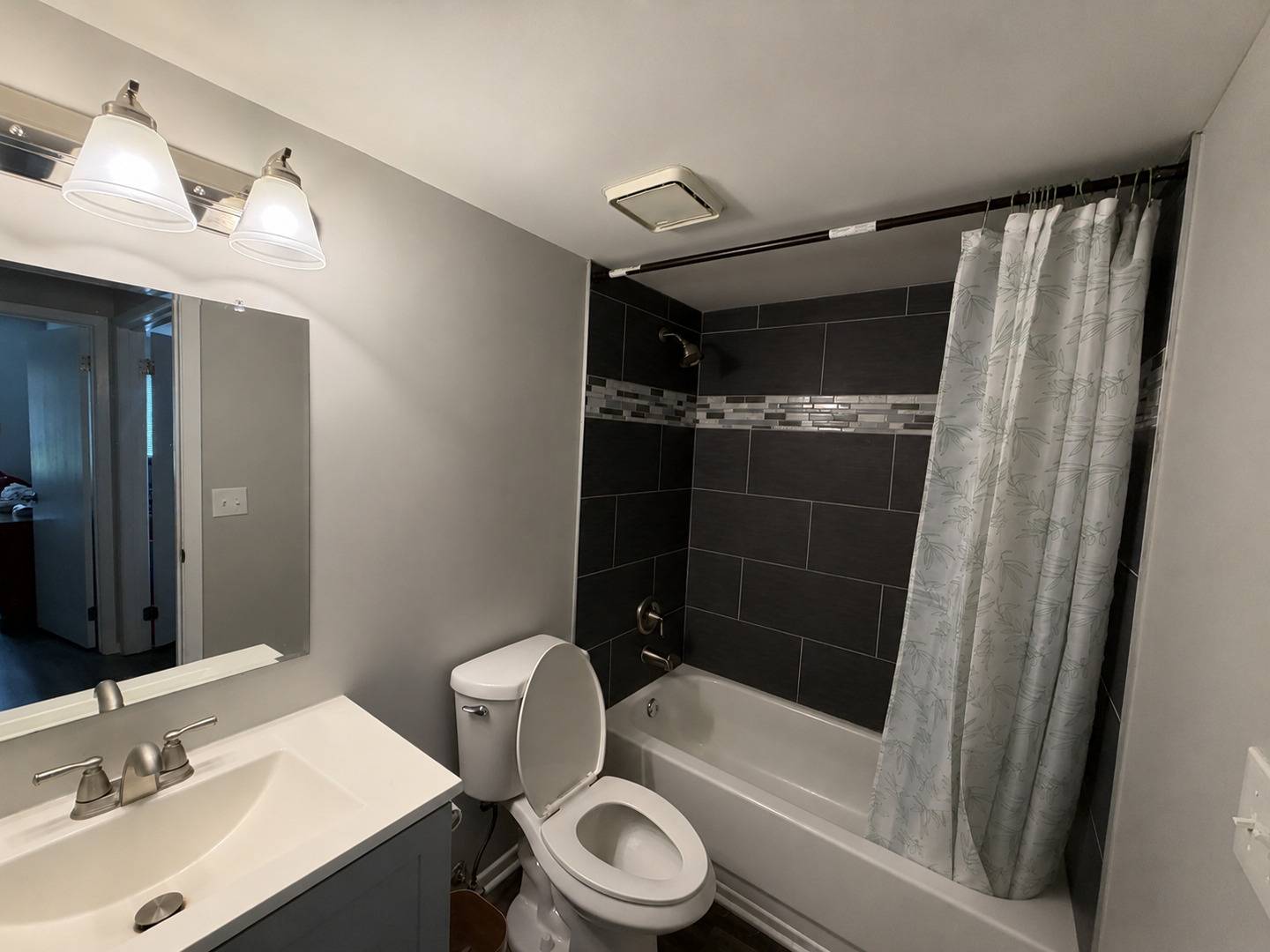 116 Manchester CT #916, Schaumburg, IL 60193