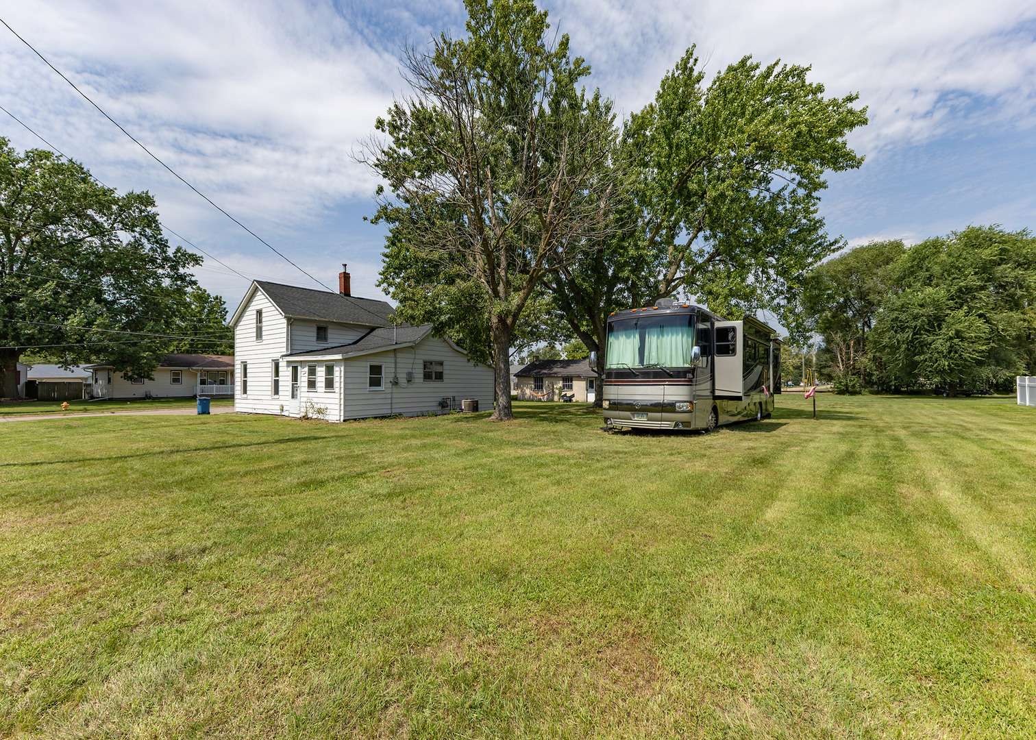 1216 4th ST, Camanche, IA 52730