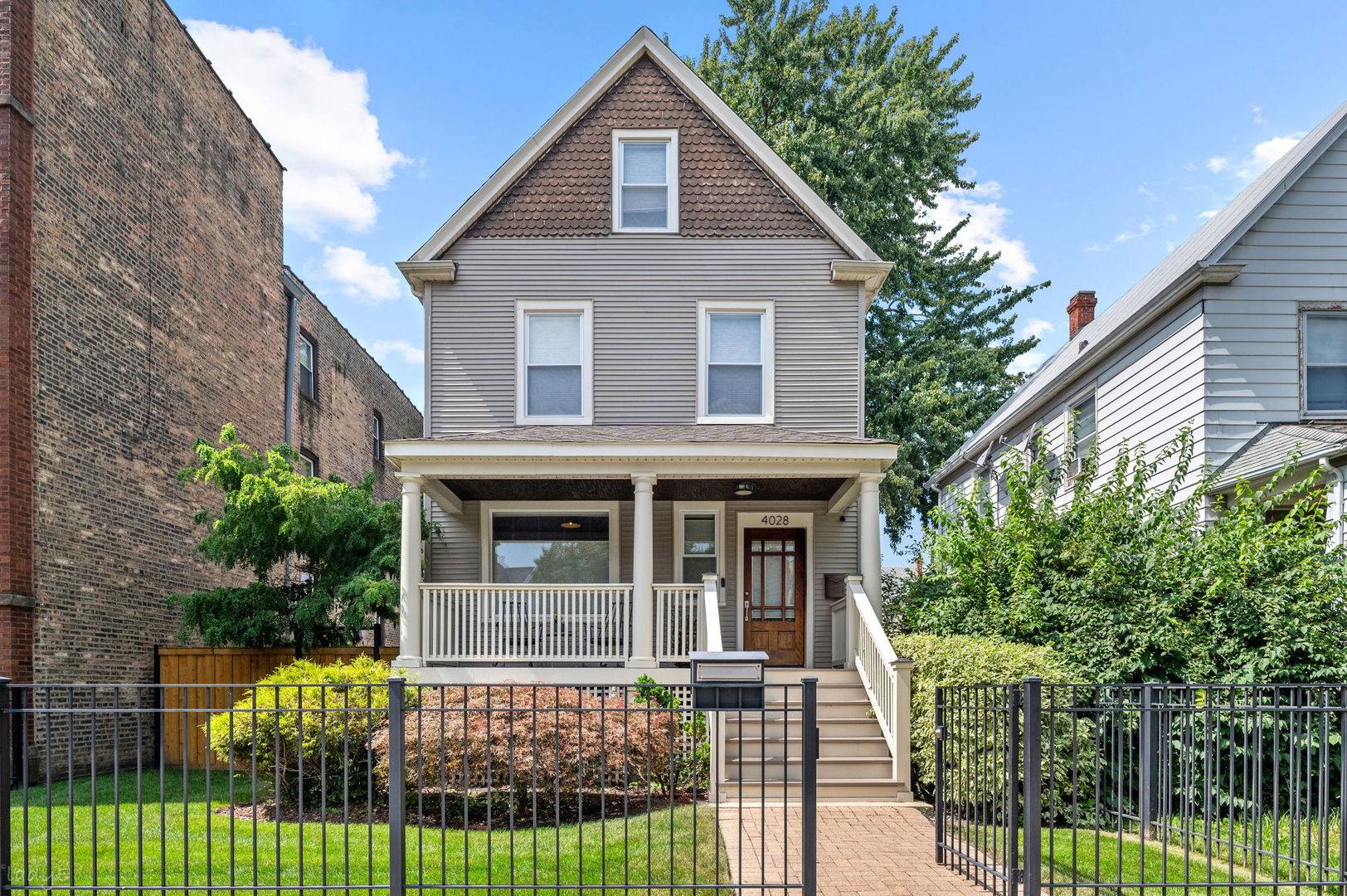 4028 N Central Park AVE, Chicago, IL 60618
