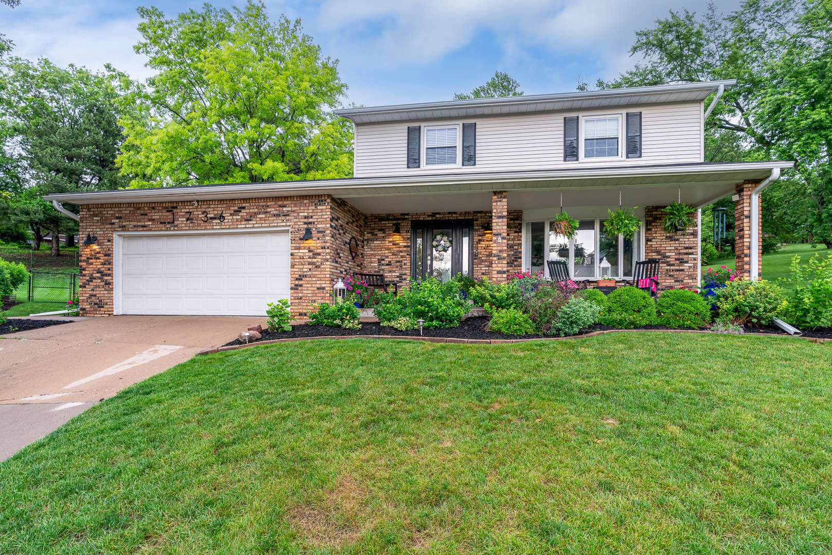 1736 E 42nd CT, Davenport, IA 52807