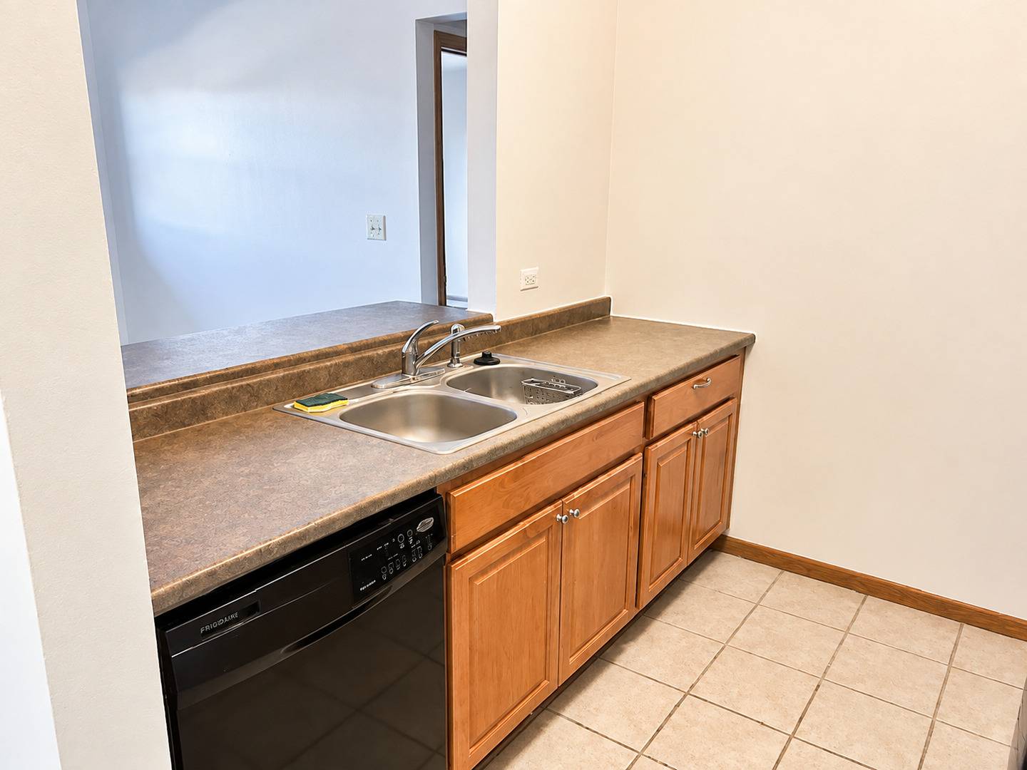 1343 Cunat CT #3F, Lake In The Hills, IL 60156