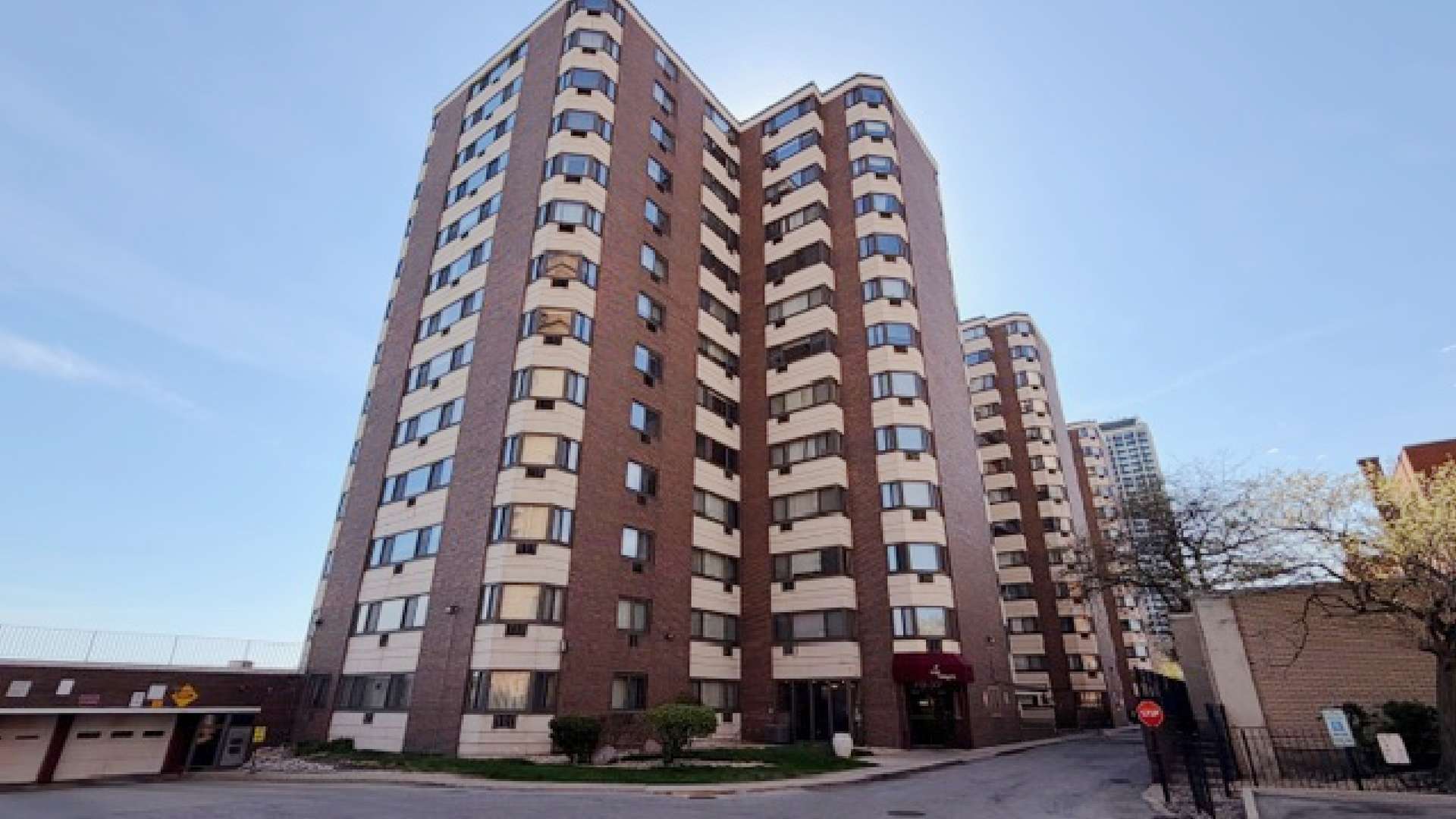 7337 S South Shore DR #229, Chicago, IL 60649