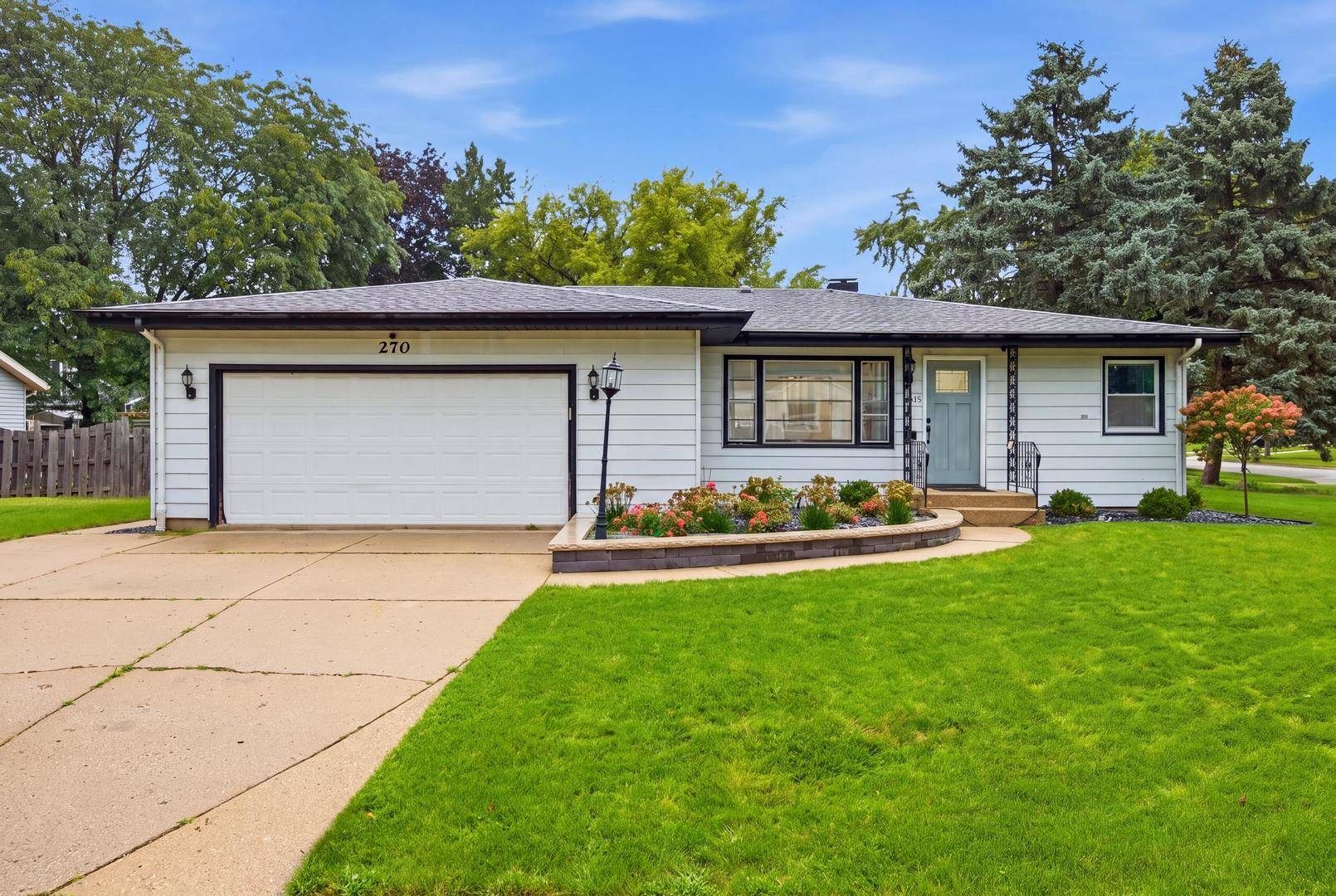 270 Berkshire DR, Crystal Lake, IL 60014