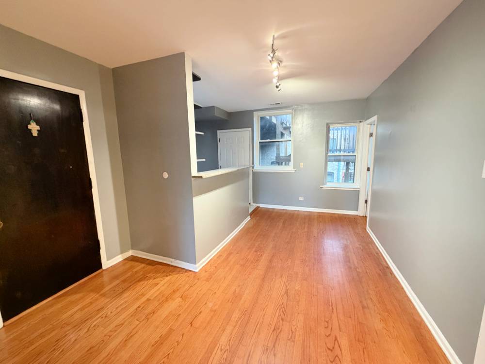 2222 W Rosemont AVE #2E, Chicago, IL 60659