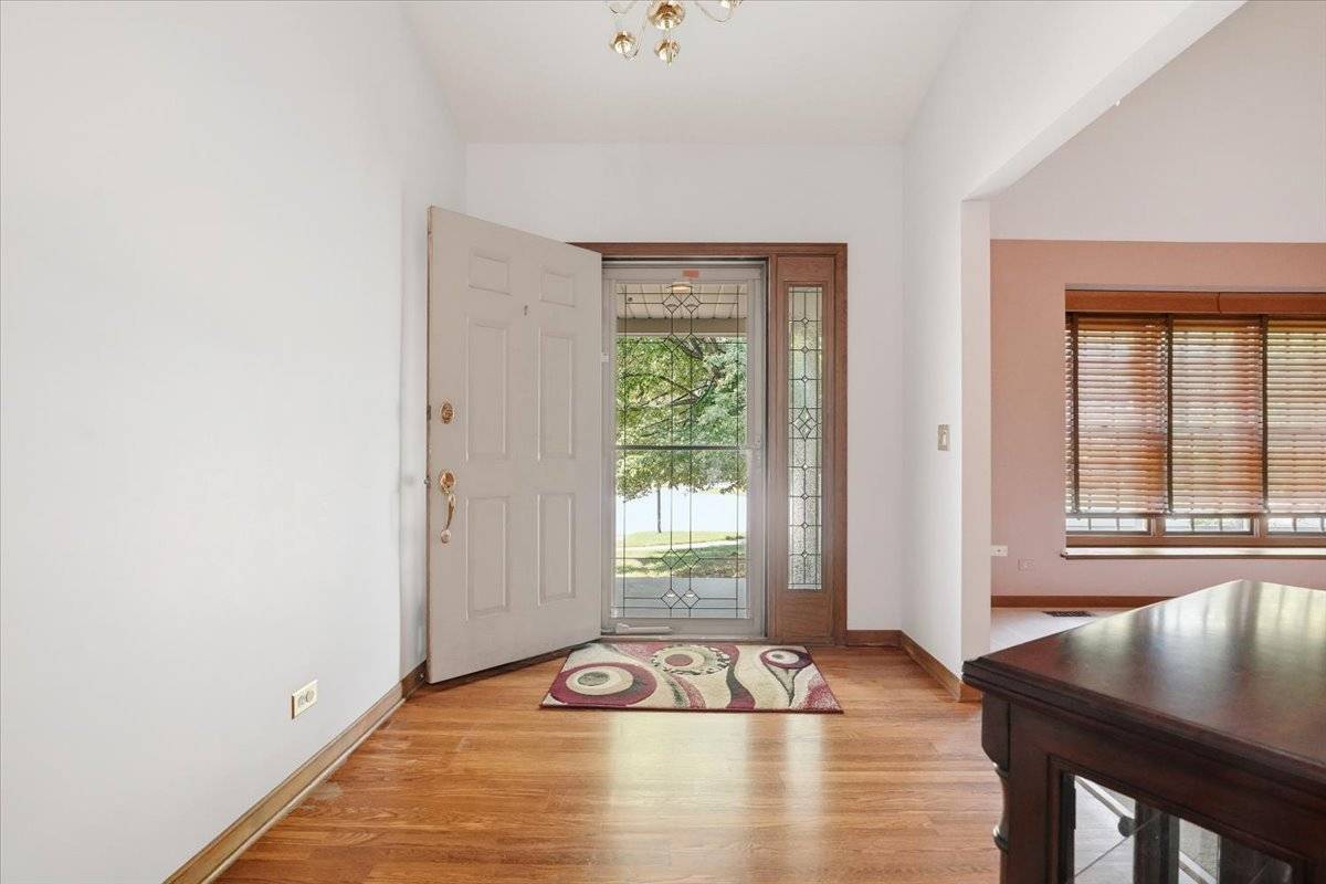 1173 N Clearwater CT, Palatine, IL 60067