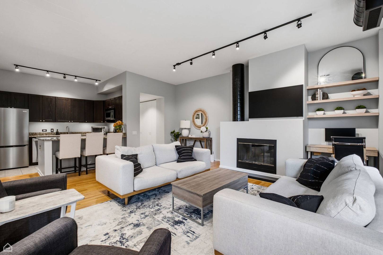 939 W Huron ST #201, Chicago, IL 60642