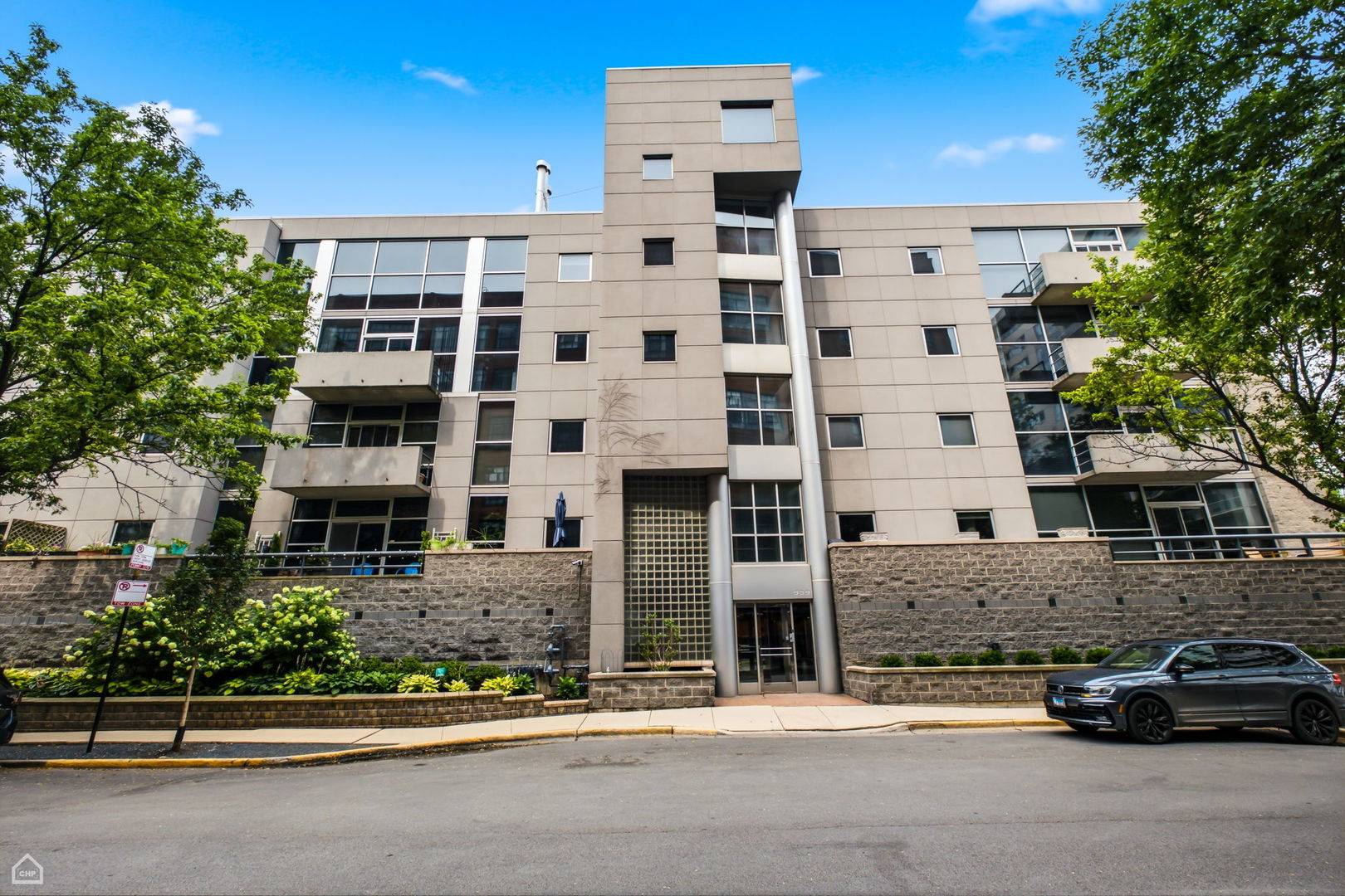 939 W Huron ST #201, Chicago, IL 60642