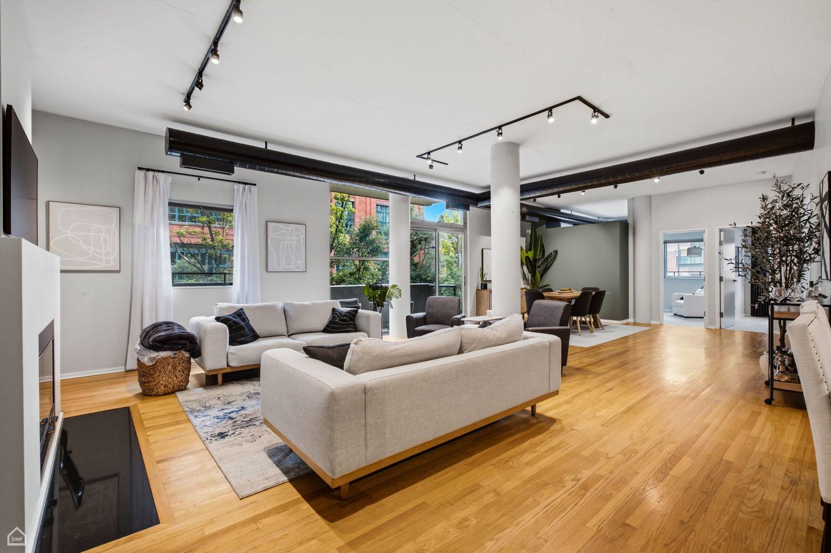 939 W Huron ST #201, Chicago, IL 60642