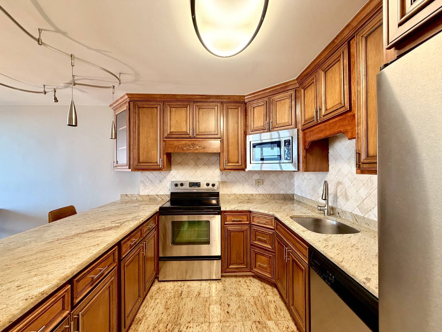1560 N Sandburg TER #2110J, Chicago, IL 60610