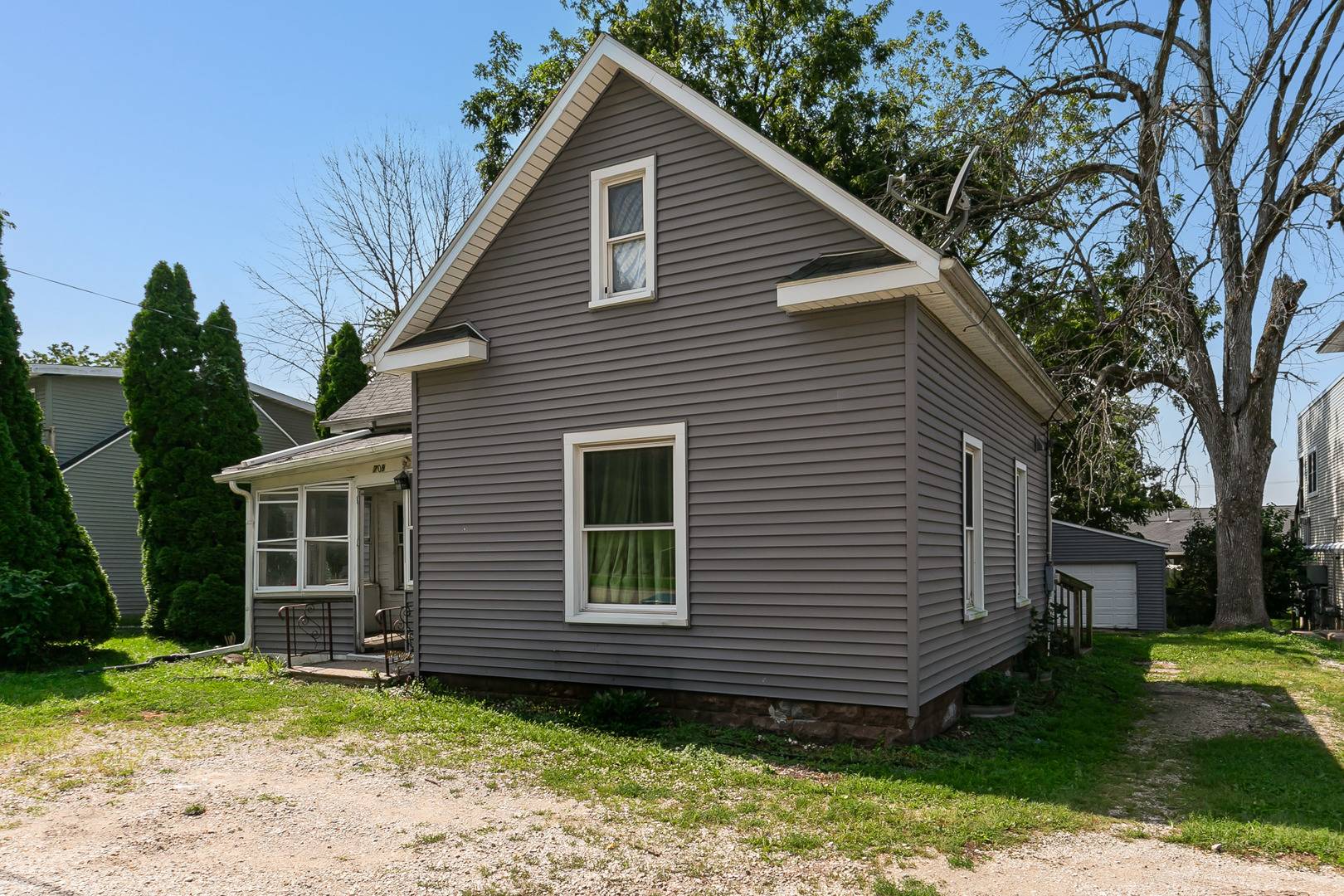 709 N High ST, Port Byron, IL 61275