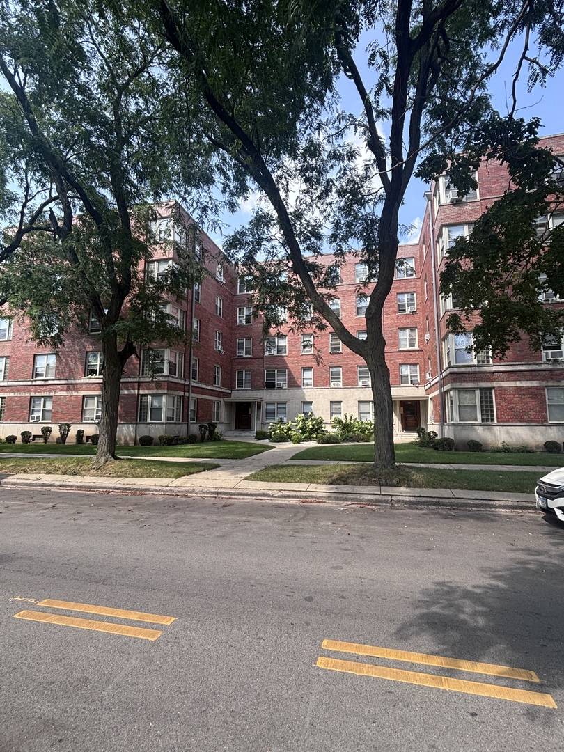 2610 W Balmoral AVE #103, Chicago, IL 60625
